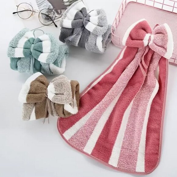 Shiloh Striped Pink Bow Topper Hanging Microfiber Fingertip Towel Gift Packaged - Picture 2 of 7